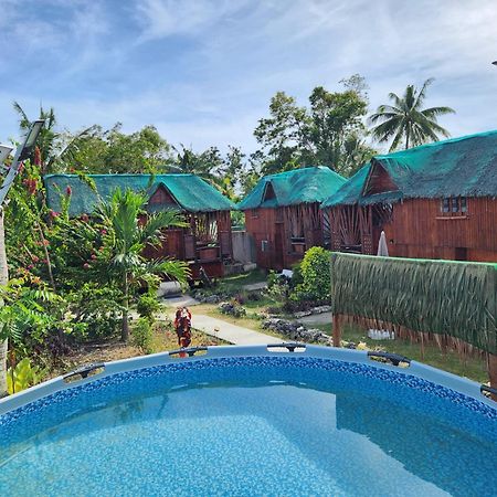 Nirvana Resort & Dive Centre - 몰볼 외부 사진