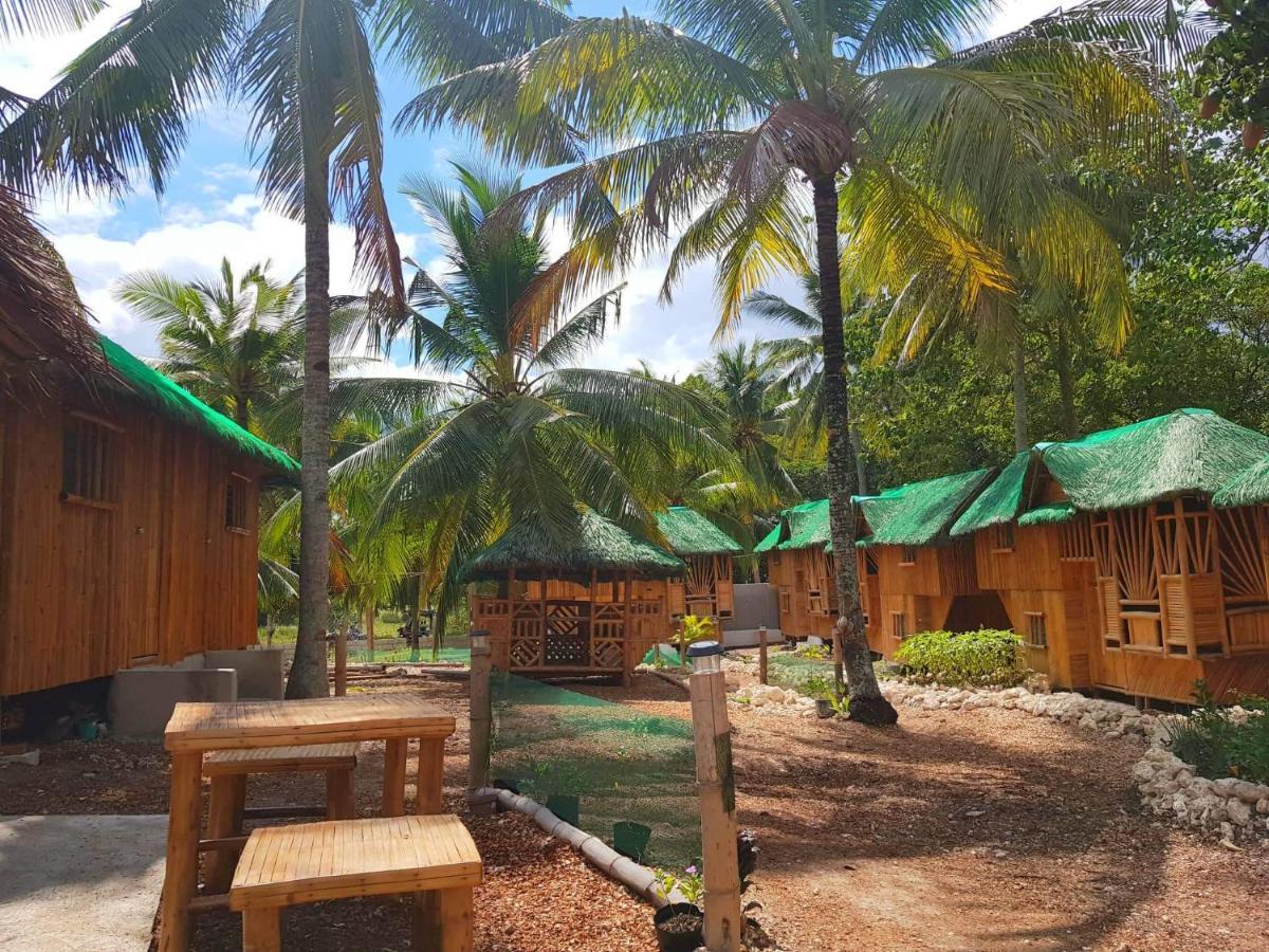 Nirvana Resort & Dive Centre - 몰볼 외부 사진