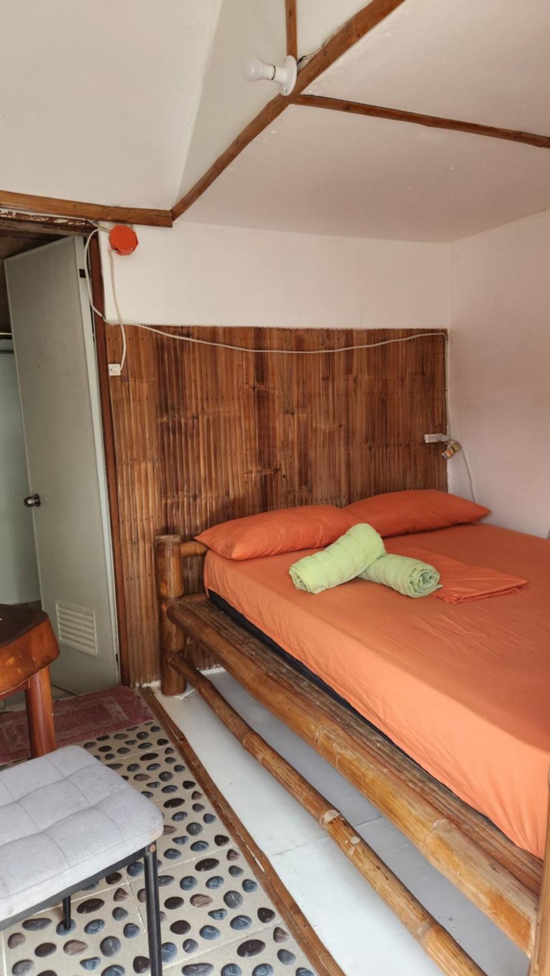 Nirvana Resort & Dive Centre - 몰볼 외부 사진