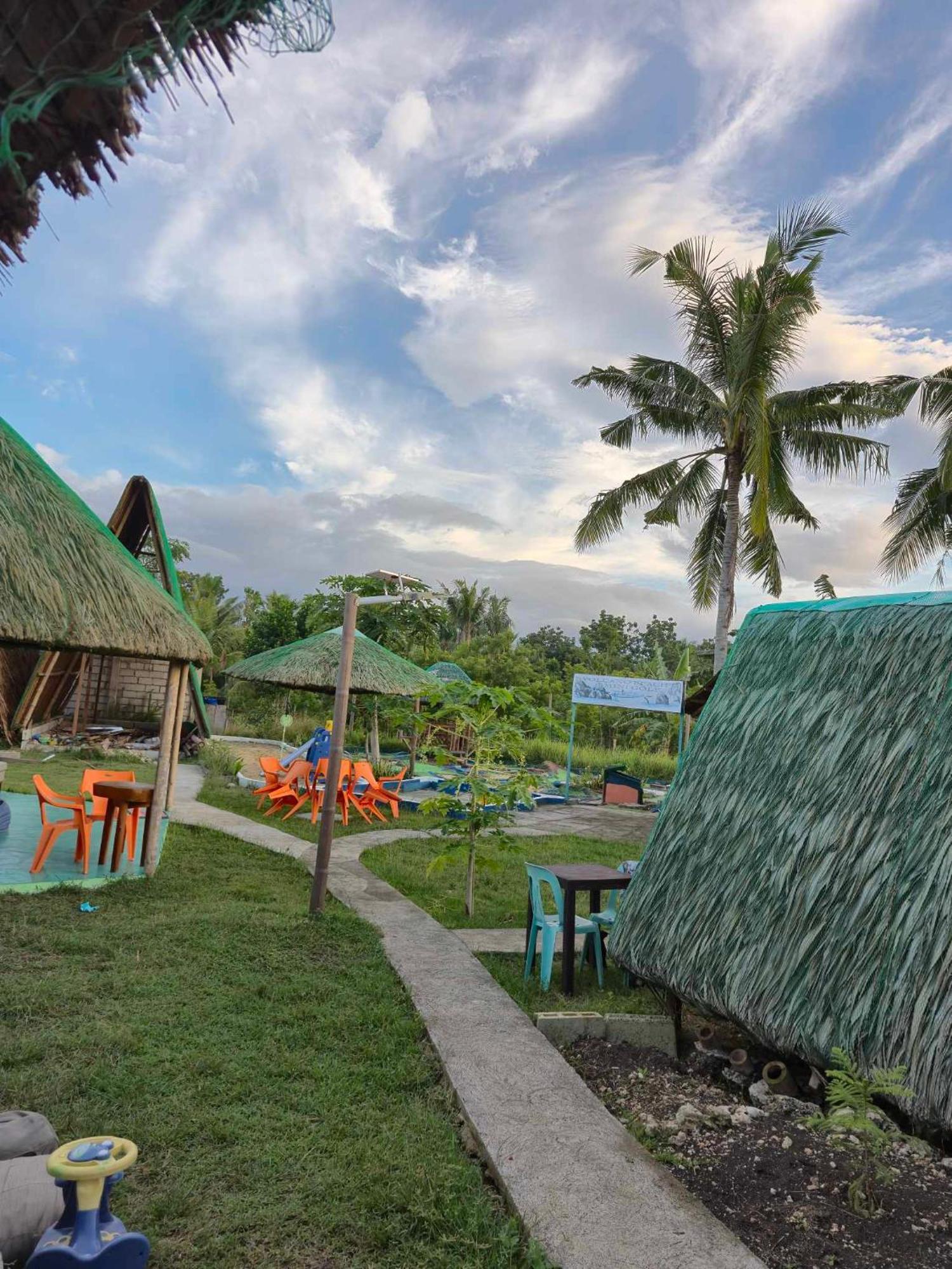 Nirvana Resort & Dive Centre - 몰볼 외부 사진