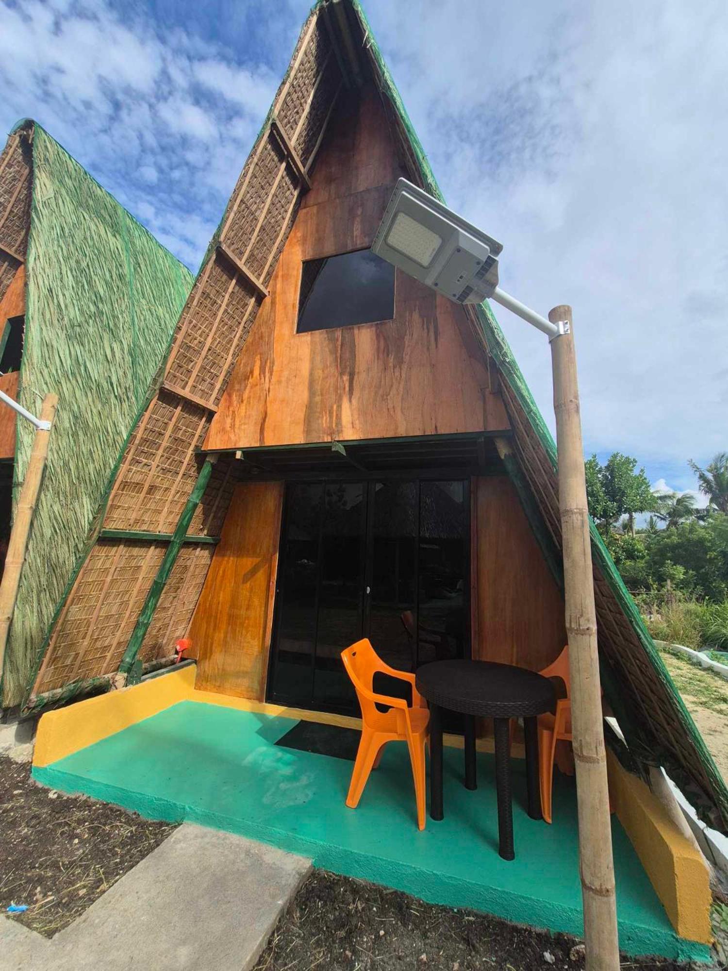 Nirvana Resort & Dive Centre - 몰볼 외부 사진