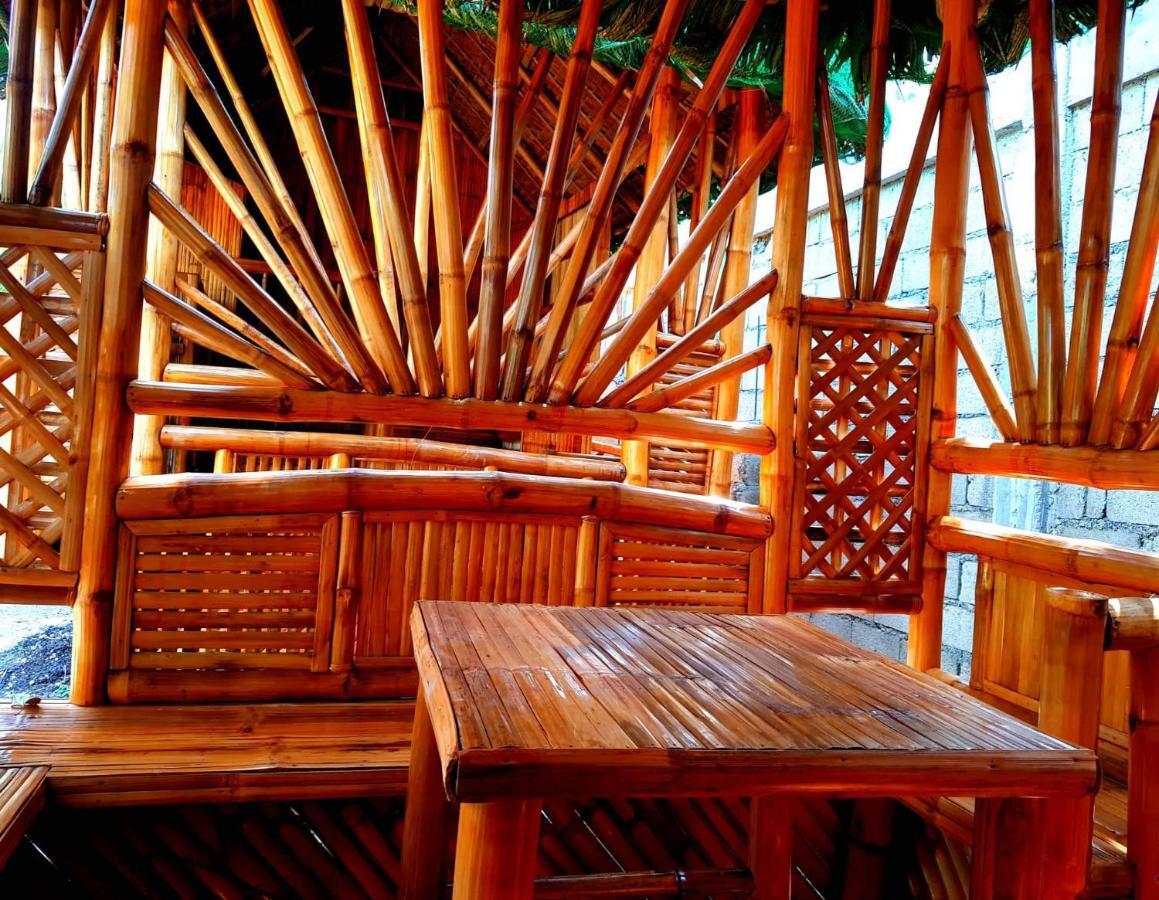 Nirvana Resort & Dive Centre - 몰볼 외부 사진